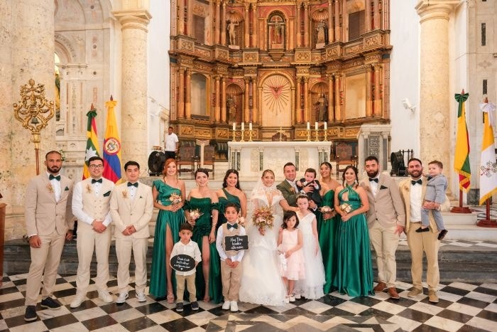 Boda de destino internacional pareja playa Cartagena Colombia Caribe